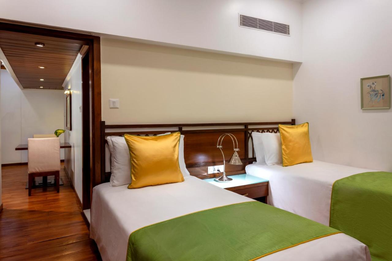 Caravela Beach Resort Varca Exterior foto A room at the Taj Bengal