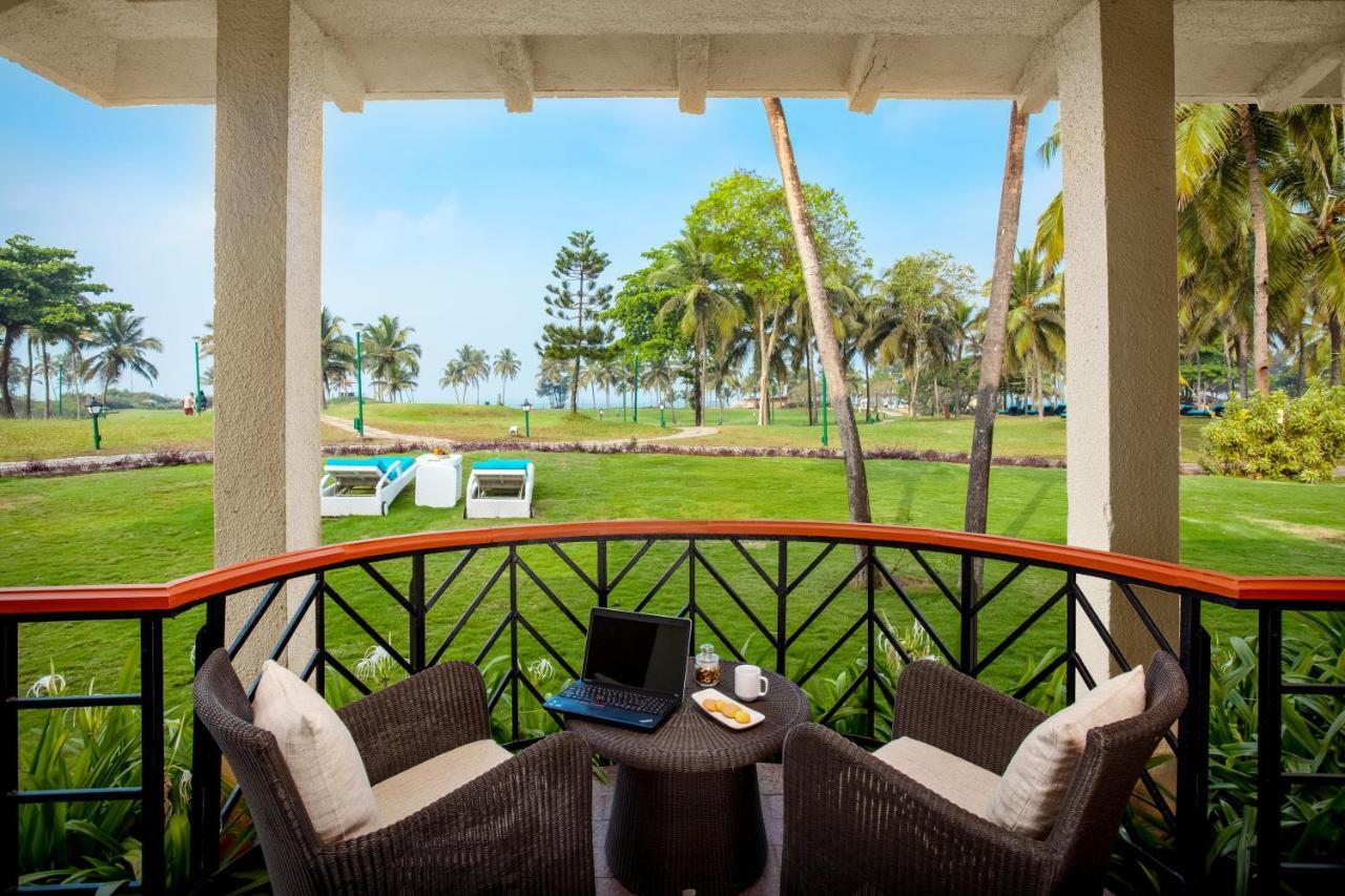 Caravela Beach Resort Varca Exterior foto The Westin Golf Resort Desaru