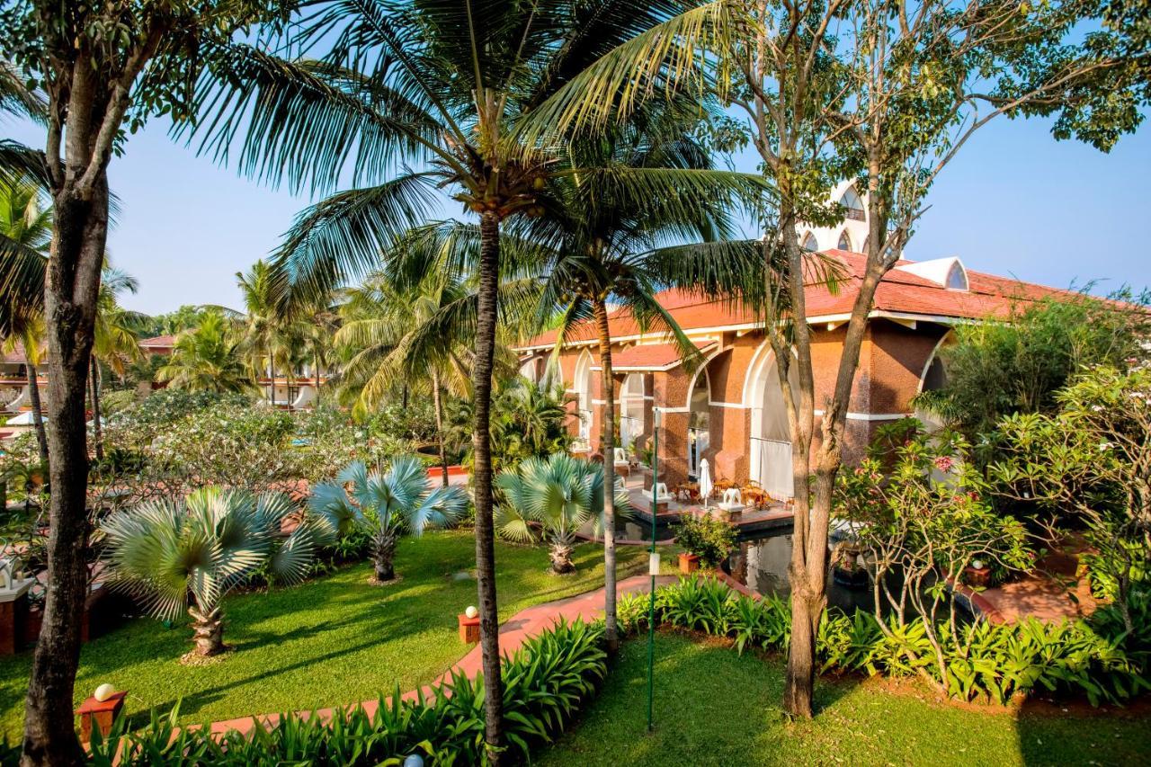 Caravela Beach Resort Varca Exterior foto The resort's garden