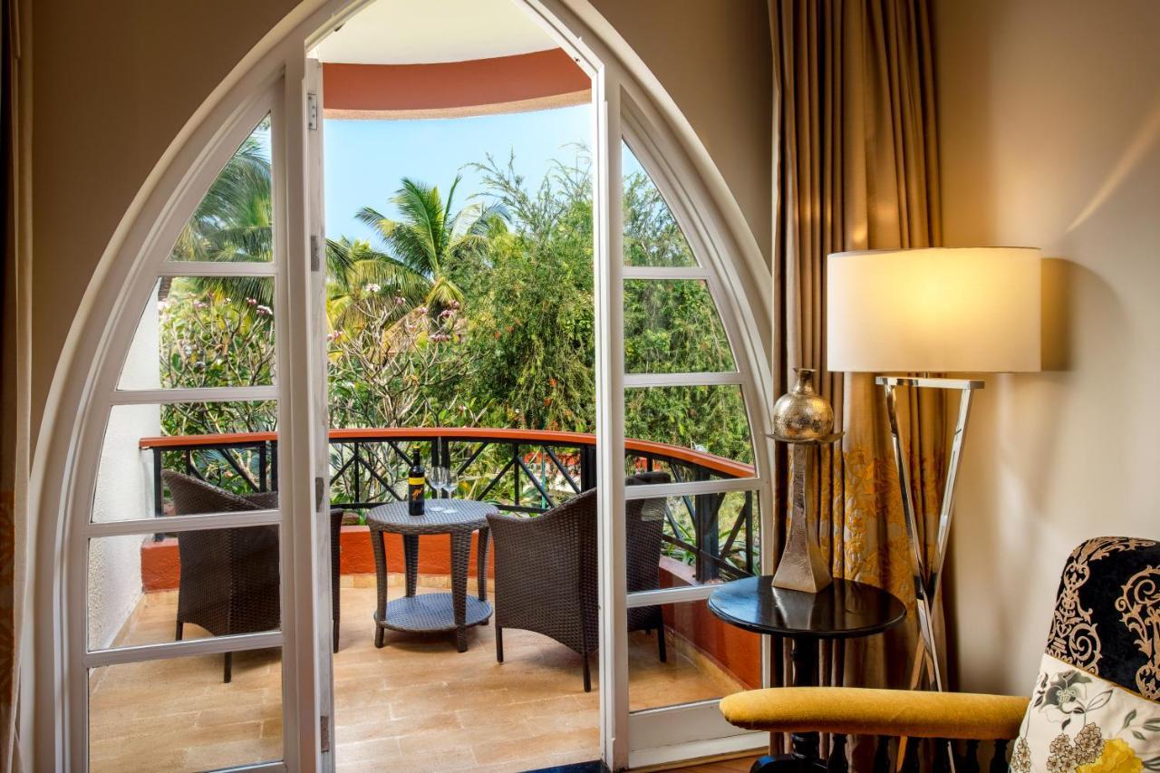 Caravela Beach Resort Varca Exterior foto A room at the Taj Bengal