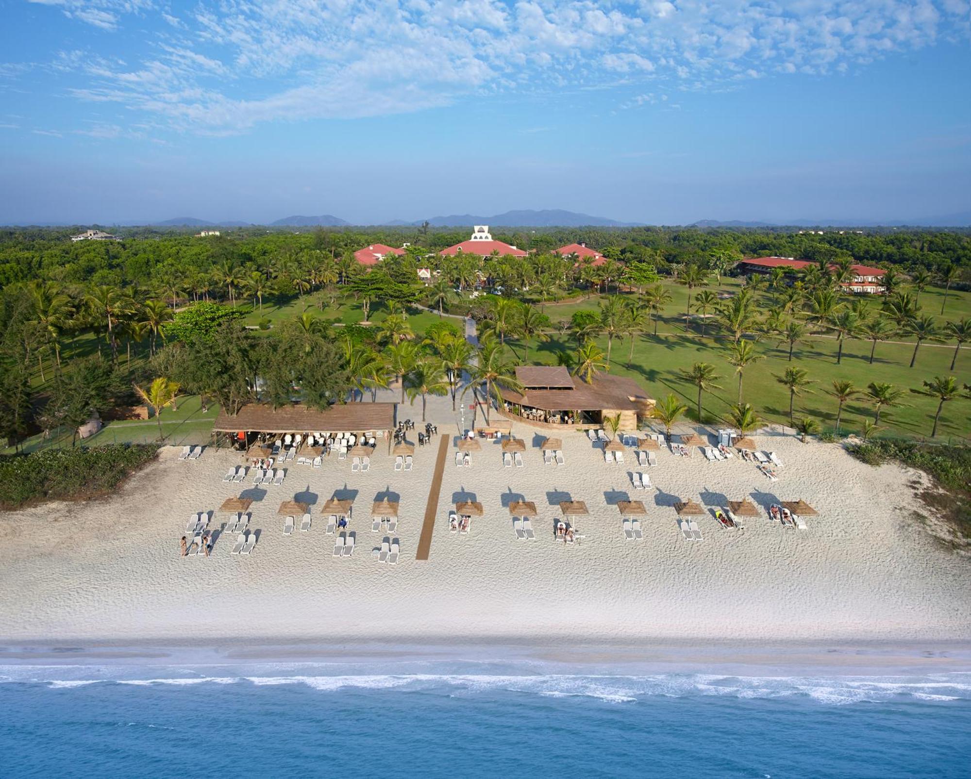 Caravela Beach Resort Varca Exterior foto Aerial view of the beach at the Iberostar Grand Hotel Bávaro