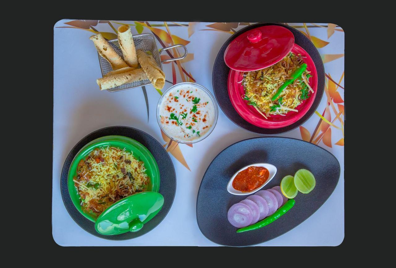 Caravela Beach Resort Varca Exterior foto Indian cuisine