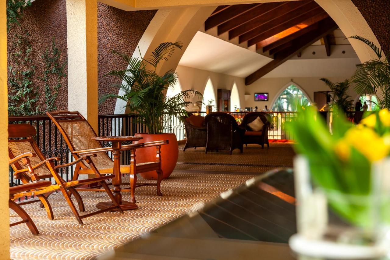 Caravela Beach Resort Varca Exterior foto The lobby of the hotel